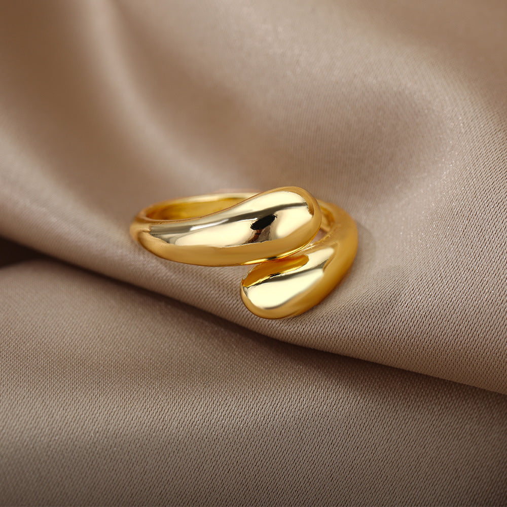 Fashionable Golden Geometric Ring