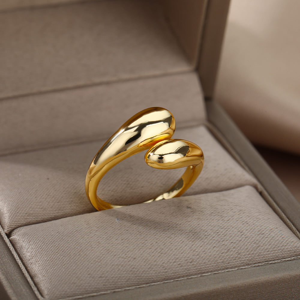 Fashionable Golden Geometric Ring