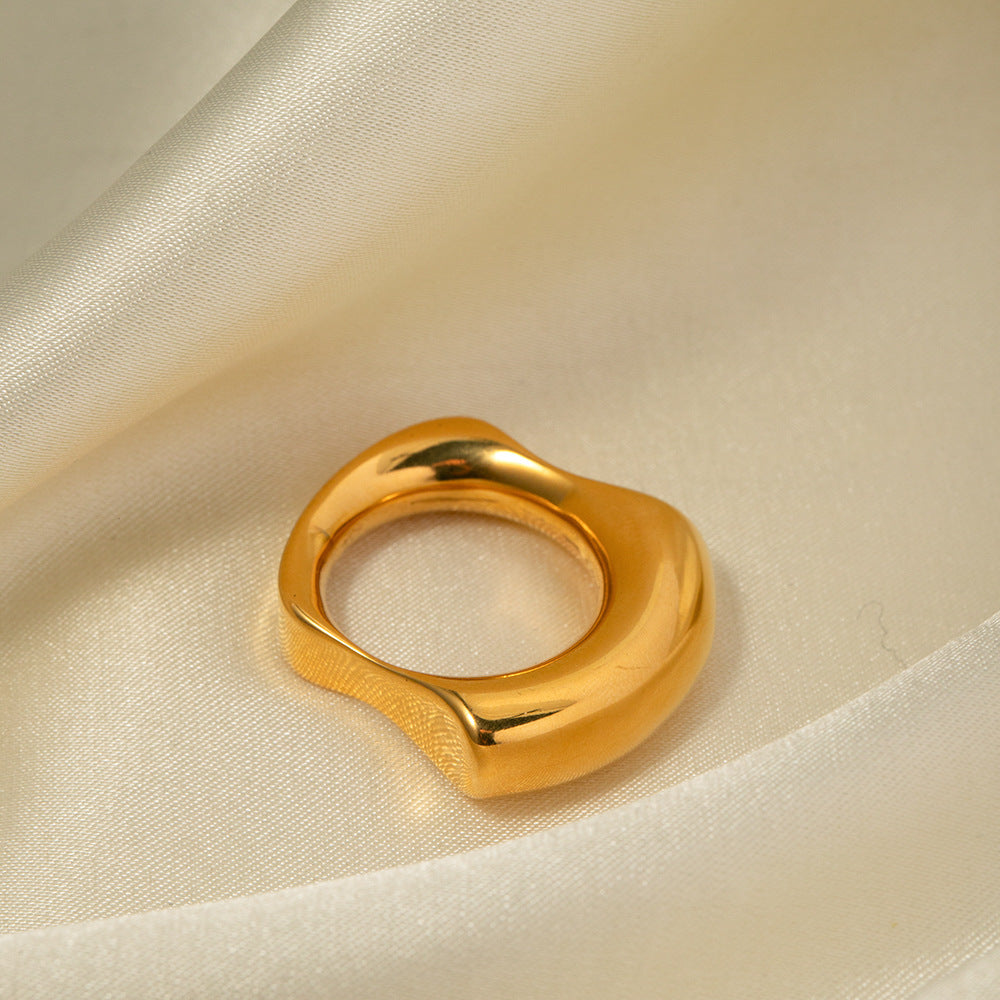 18K Gold Concave Ring