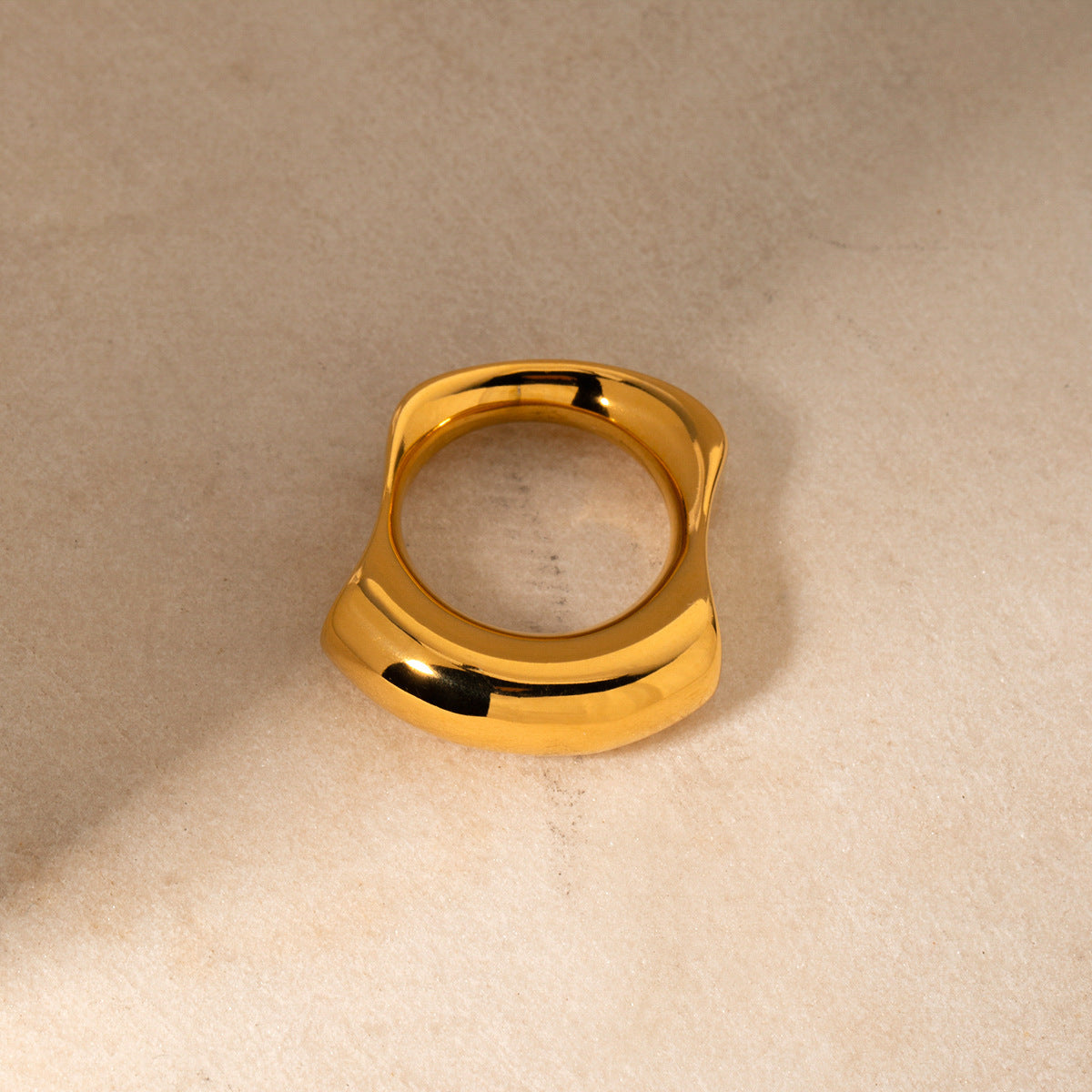 18K Gold Concave Ring