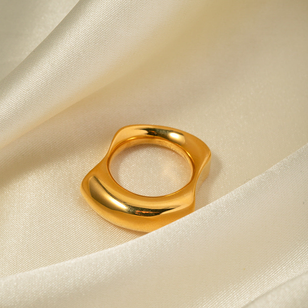 18K Gold Concave Ring