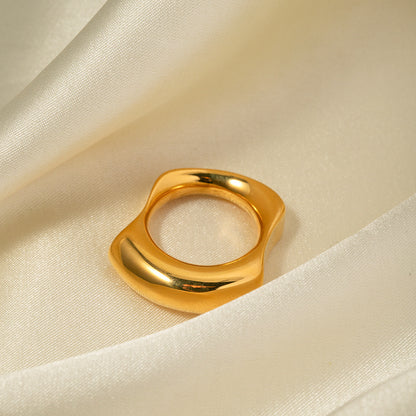 18K Gold Concave Ring